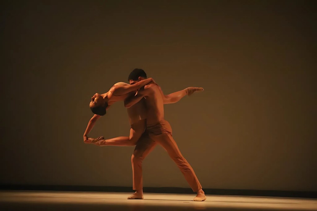 Bailarinos do ES conquistam 1º lugar no maior festival do mundo