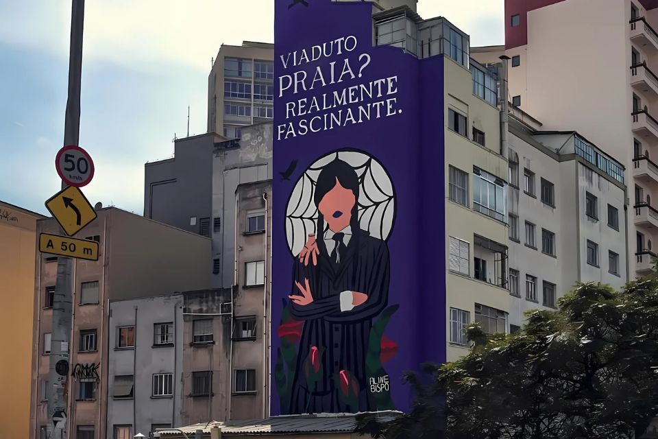 Arte de Wandinha gera multa de R$190 mil pela lei ‘Cidade Limpa’