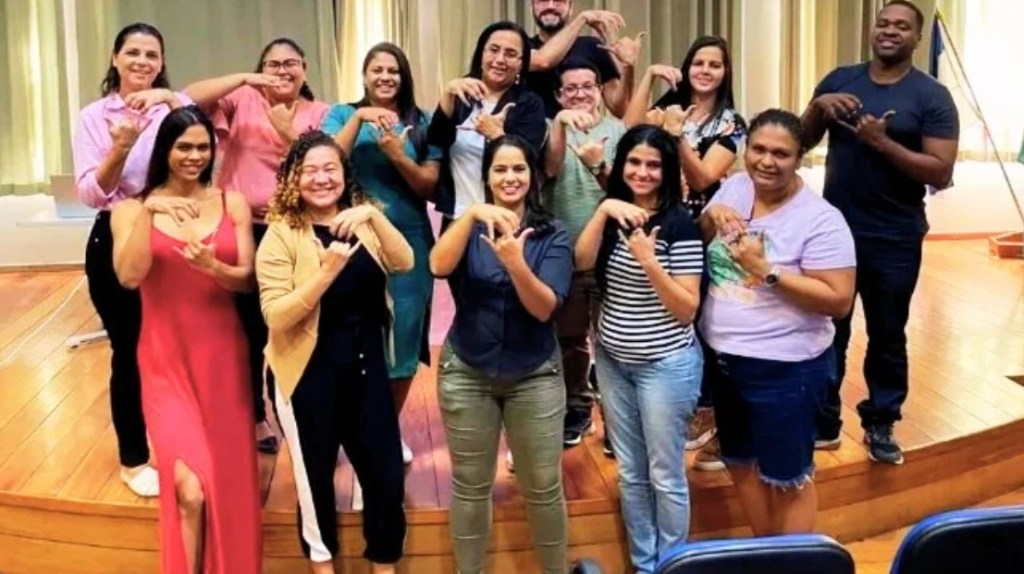 Dia Nacional do Surdo: a luta por acessibilidade em Cachoeiro continua