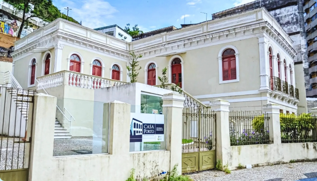 1º Sarau da Cerames celebra poesia, música e cerâmica em&nbsp;Vitória