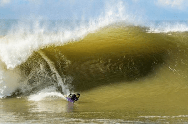 Começa amanhã campeonato de surfe que promete agitar&nbsp;Regência