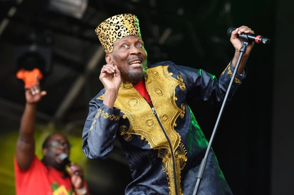 Jimmy Cliff, referência do reggae mundial, morre aos 81 anos