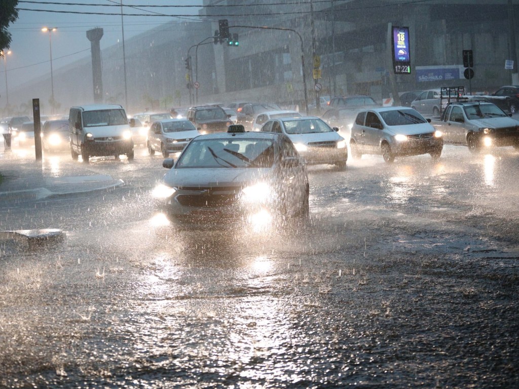 Instituto emite novo alerta de chuvas fortes para 44 cidades do&nbsp;ES