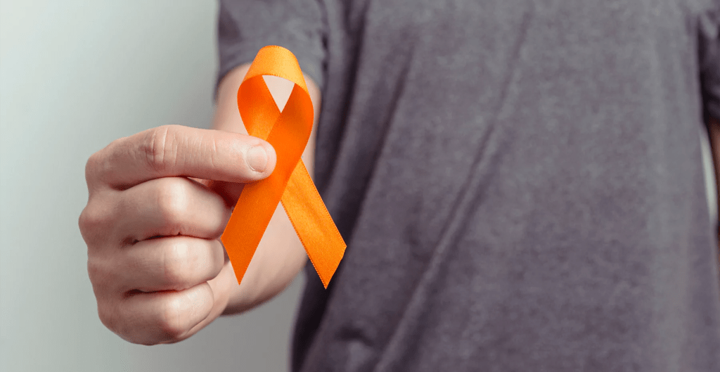 Fevereiro Laranja chama atenção para a leucemia e a doação de medula&nbsp;óssea