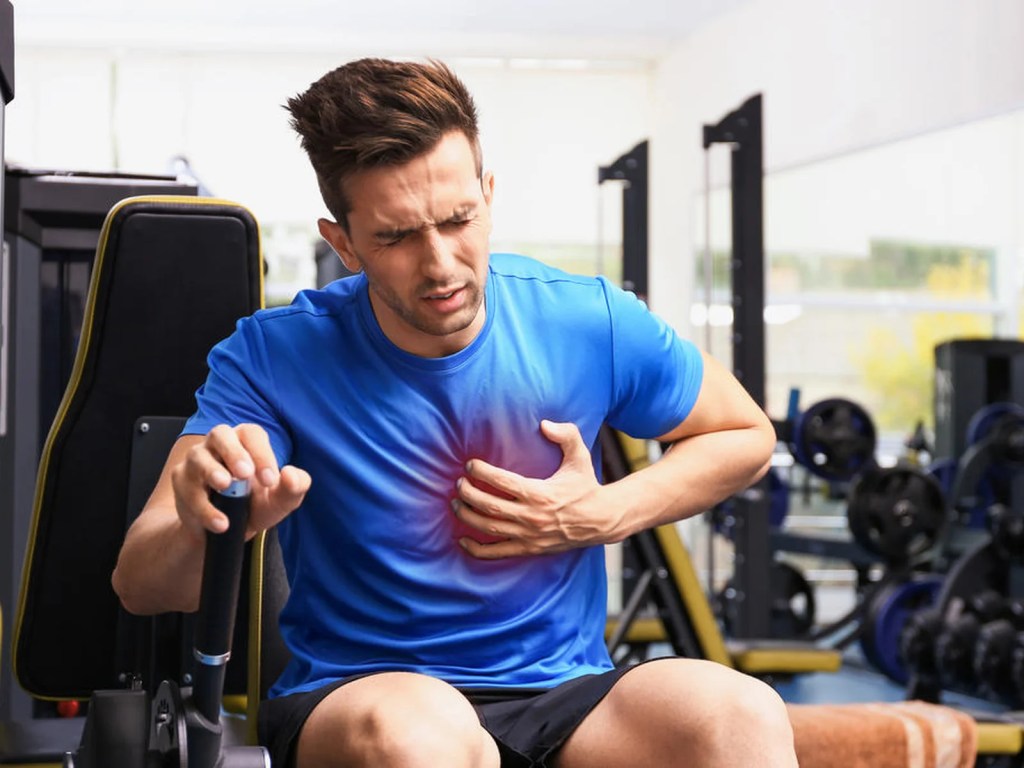 Infarto durante o treino? Saiba reconhecer os sinais e como agir a tempo