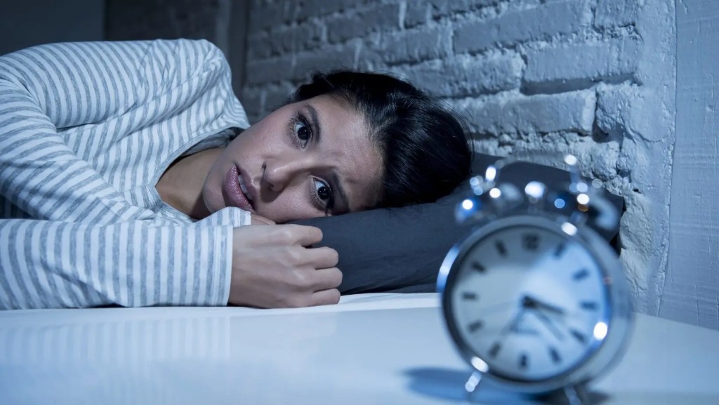 Insônia: Dicas essenciais para relaxar o cérebro e dormir melhor