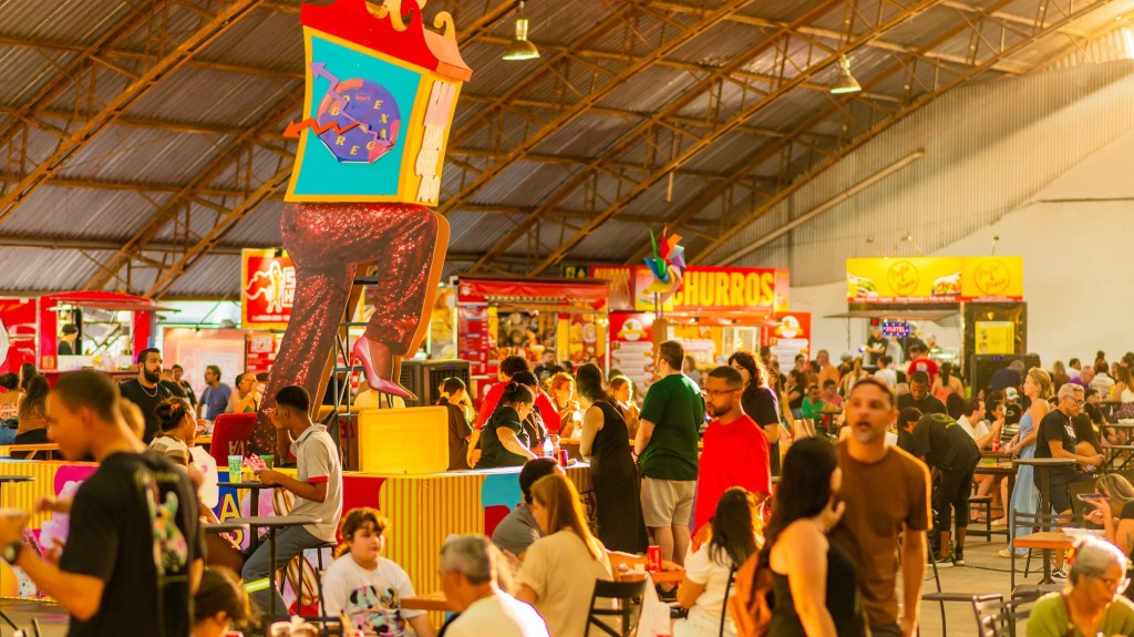 Exagerado reúne ofertas e feira de veículos na Serra